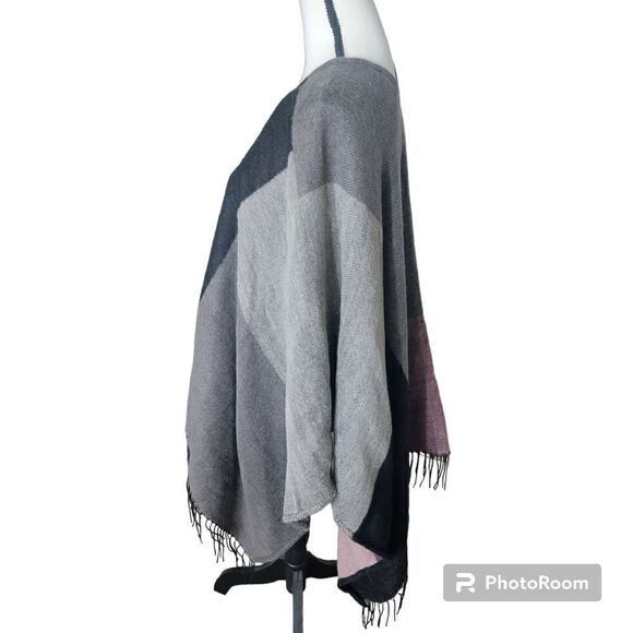 Bestow Color Block Poncho NWT. Size L. - Picture 3 of 8